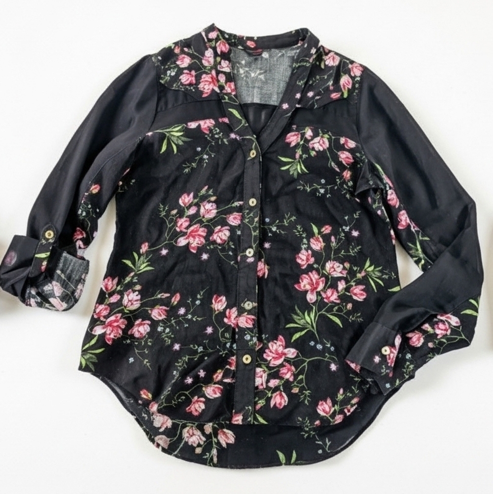 ​🔥 G by GUESS Sheer Floral Button Down - Size S